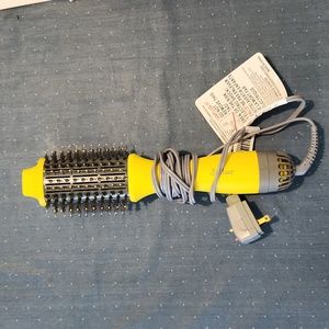 Drybar double shot oval blow dryer brush